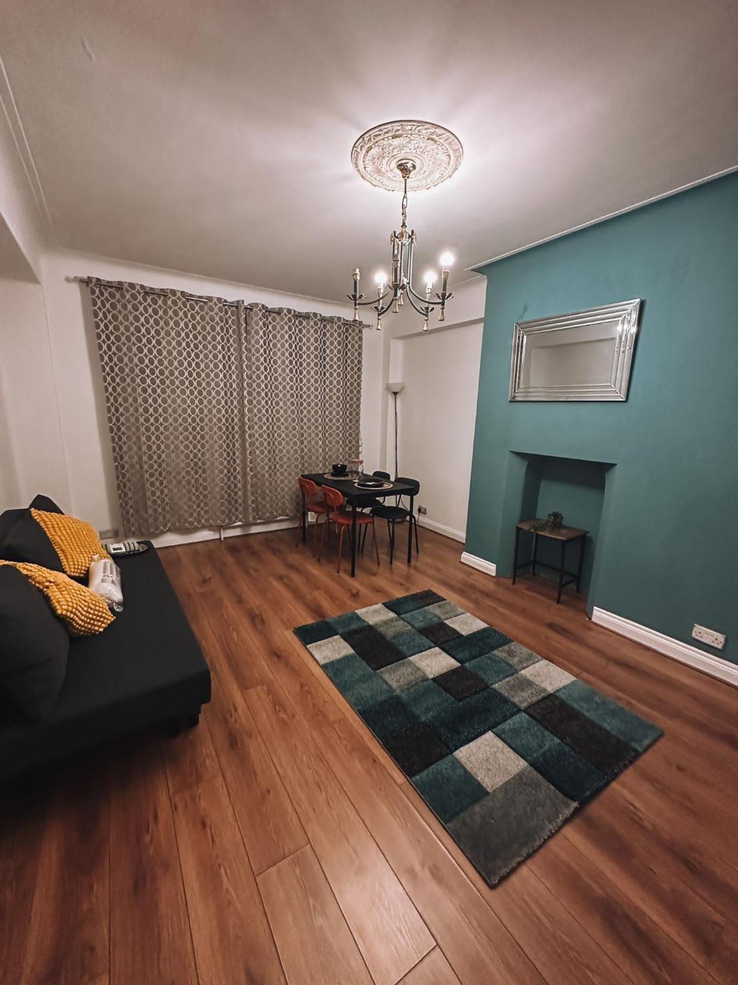 Cosy 2 Bedroom Apartment In Swiss Cottage. Лондон Экстерьер фото