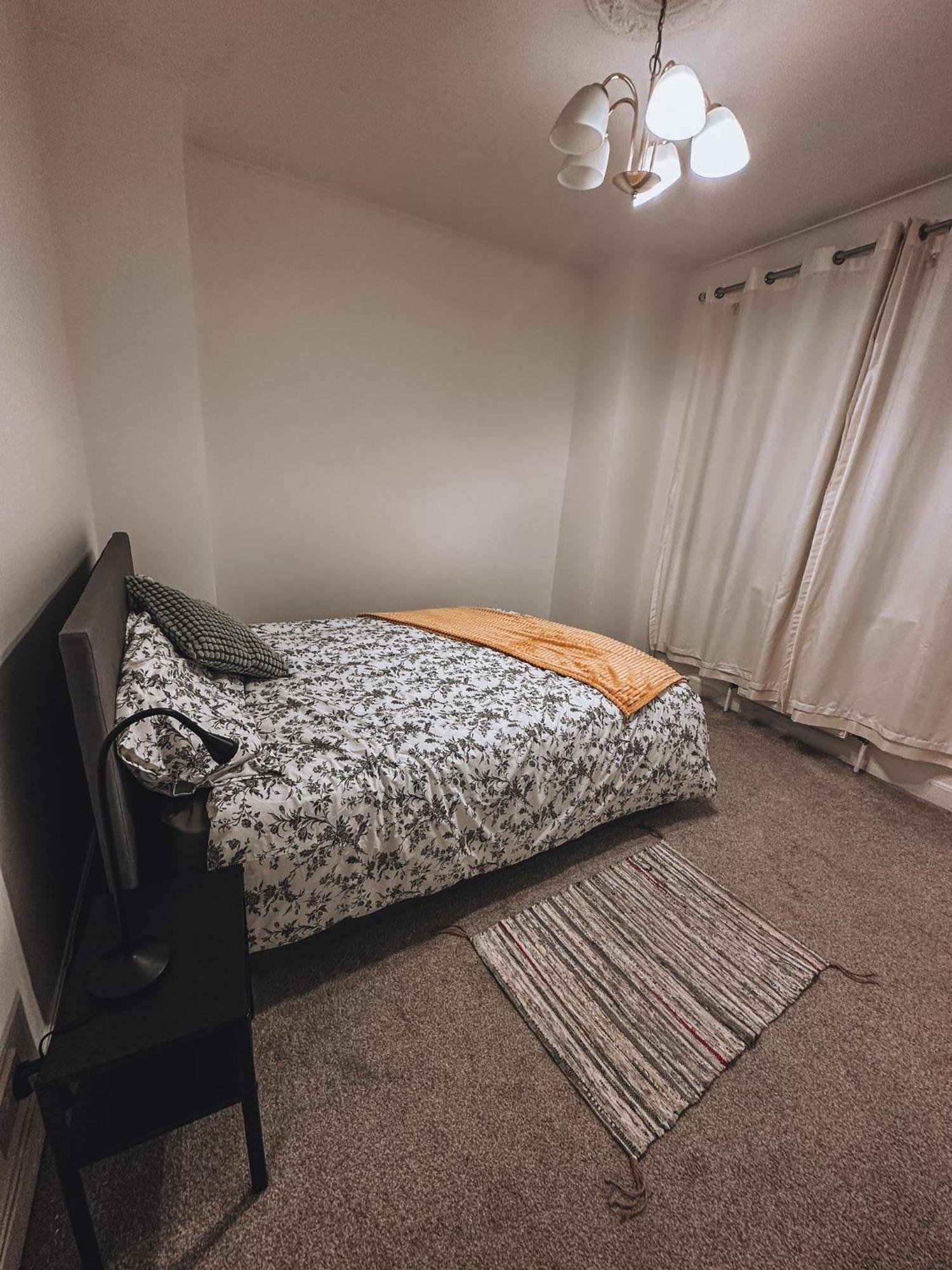 Cosy 2 Bedroom Apartment In Swiss Cottage. Лондон Экстерьер фото